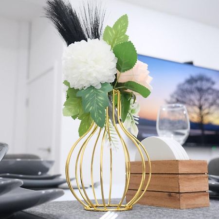 Modernized Three Bedroom House Near City Stadium, Attractions, City Centre - Sky N Netflix - Convenient Transport Manchester Eksteriør bilde