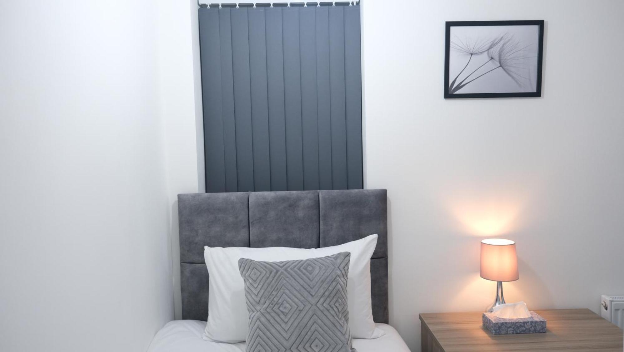 Modernized Three Bedroom House Near City Stadium, Attractions, City Centre - Sky N Netflix - Convenient Transport Manchester Eksteriør bilde